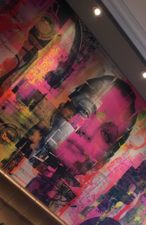 Sehr modern eingerichtetes Zimmer mit Kunstflair Hotel Der Wilhelmshof