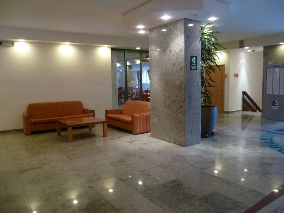 Lobby Moon Dreams Coral Beach