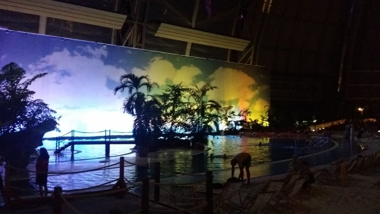 Pool Tropical Islands Resort