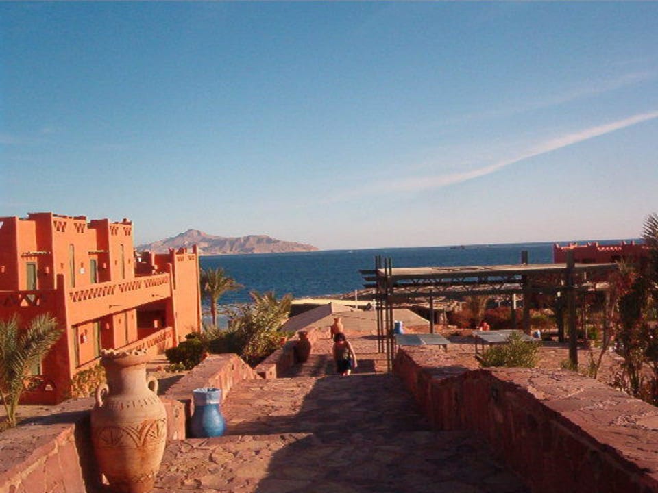 Ausblick aufs Meer von der Poolbar aus Hotel Hauza Beach Resort