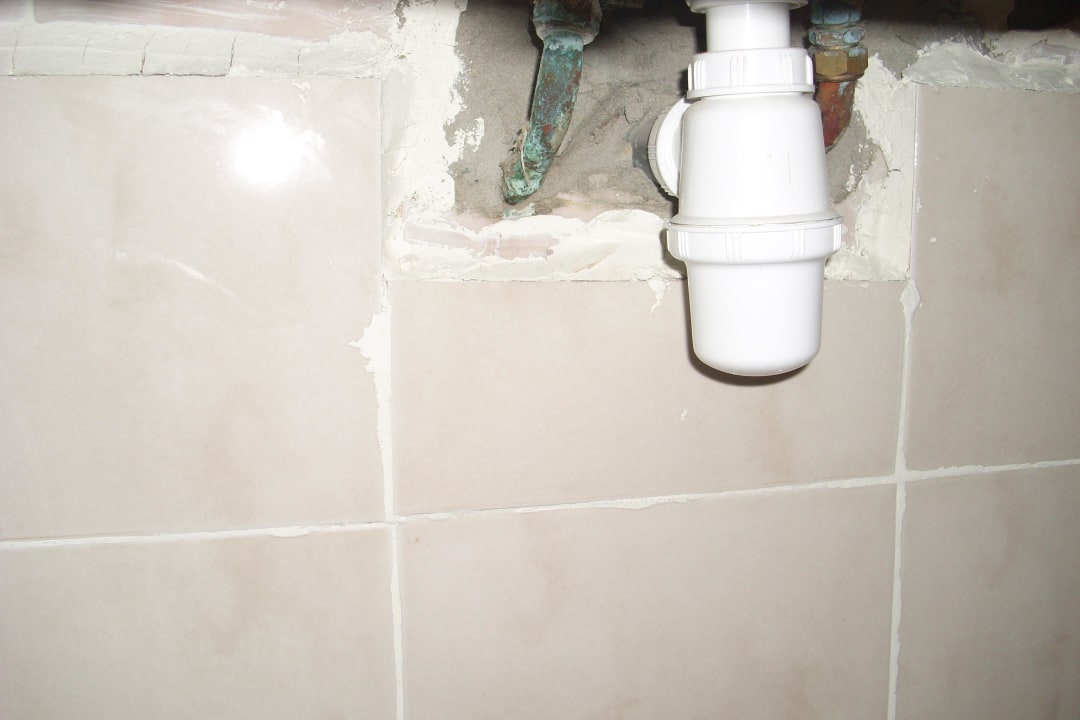 So sieht`s unterm Waschbecken aus Hotel Marhaba Palace