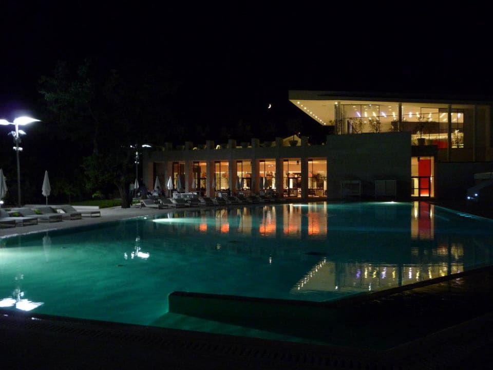 Pool am The View und Hotel The View im Novi Resort Wyndham Grand Novi Vinodolski Resort - The View & Family Apartments