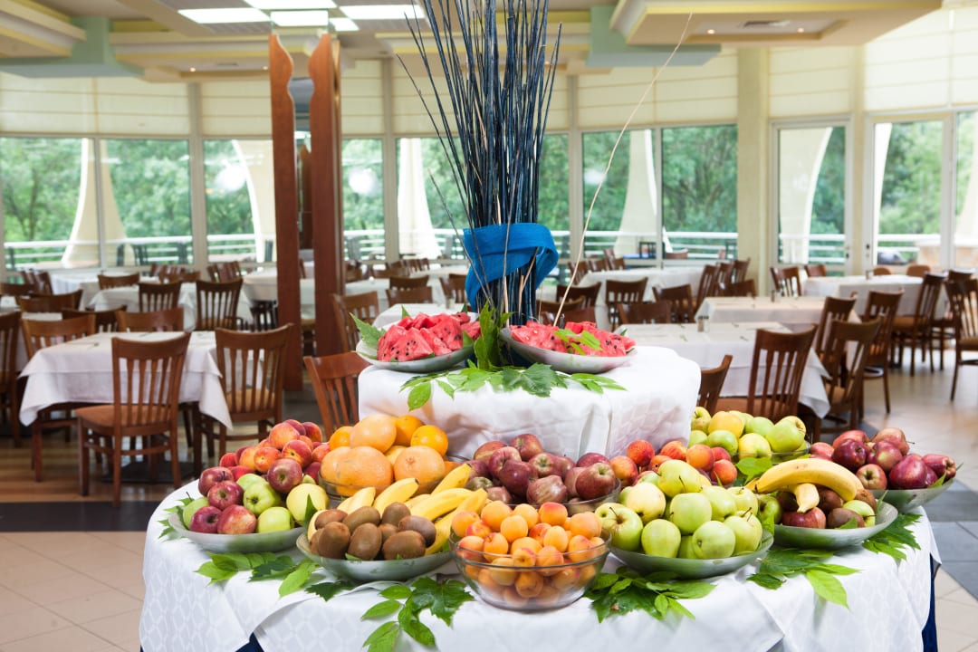 Buffet Hotel Laguna Beach