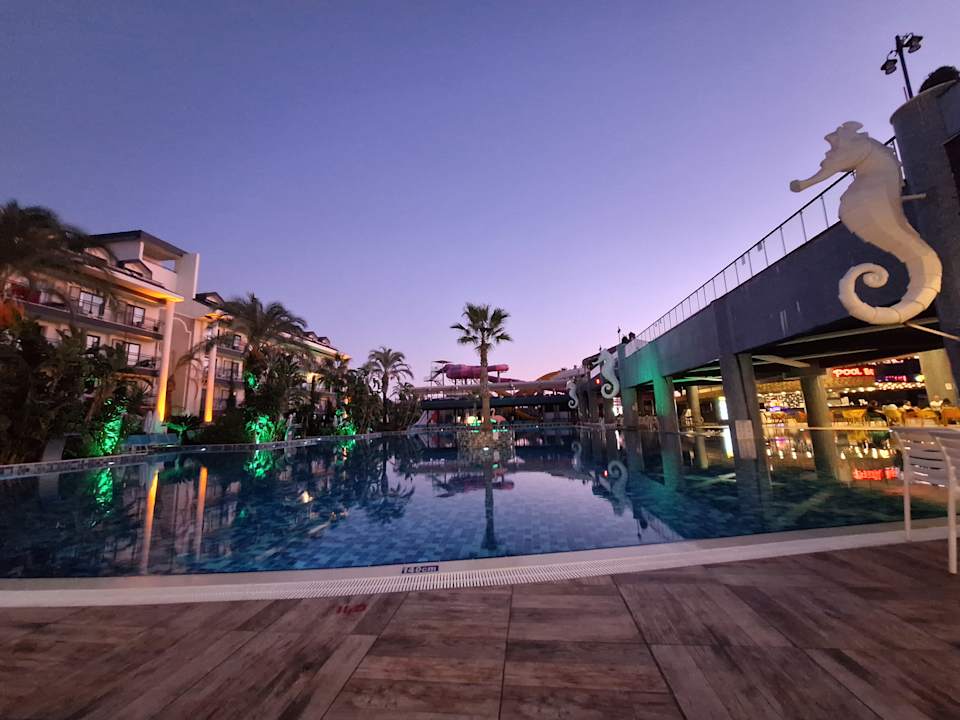 Pool Dream World Palace Hotel