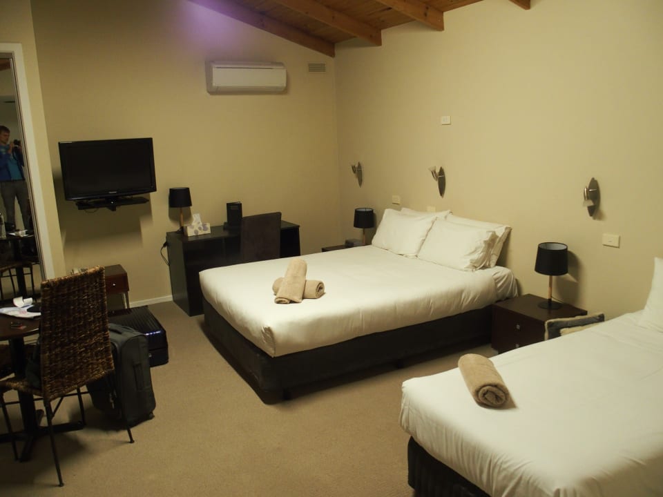 Zimmer Best Western Colonial Village Motel