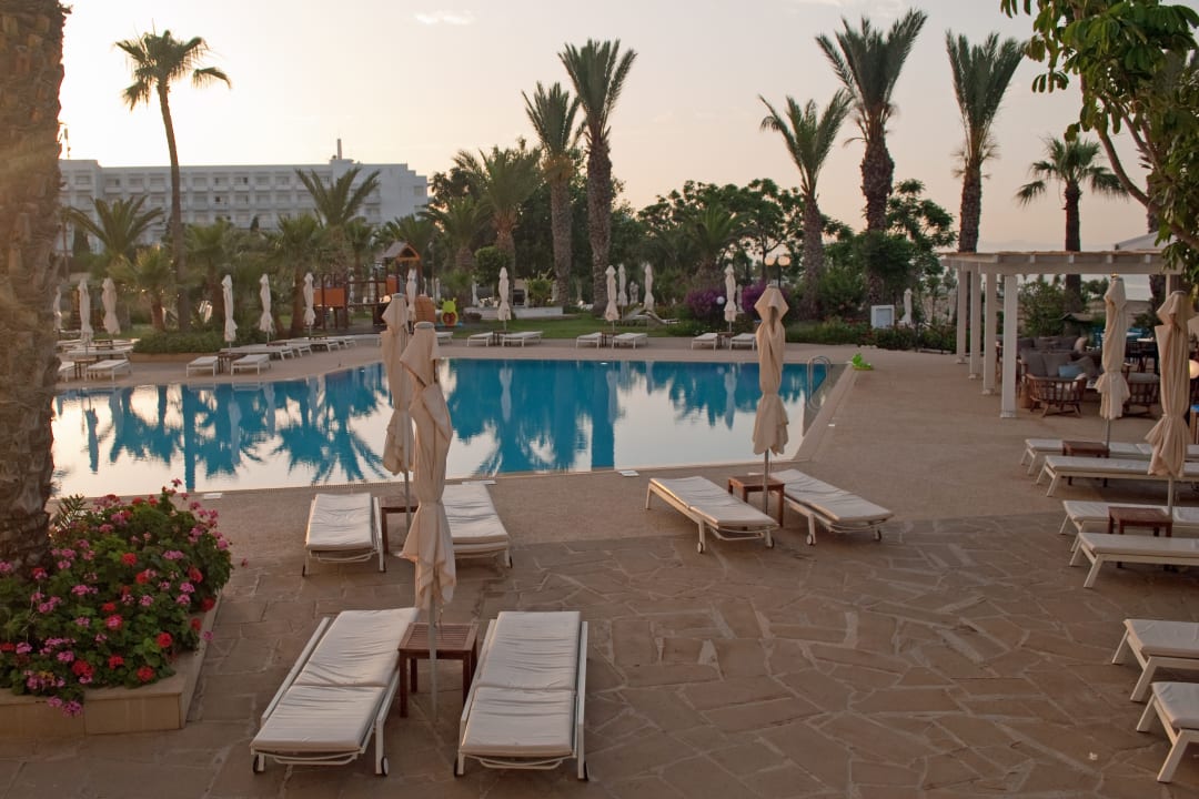 Pool Crystal Springs Beach Hotel