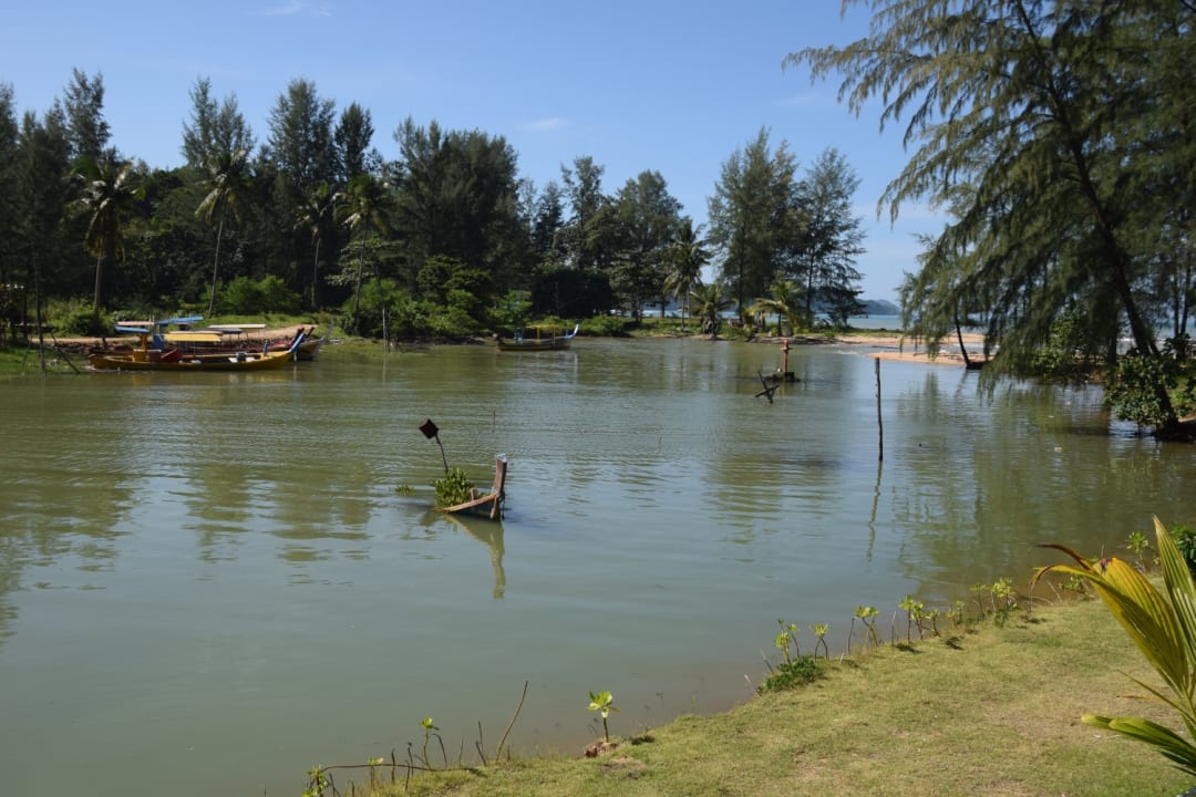 Der Fluß neben dem Hotel  La Vela Khao Lak