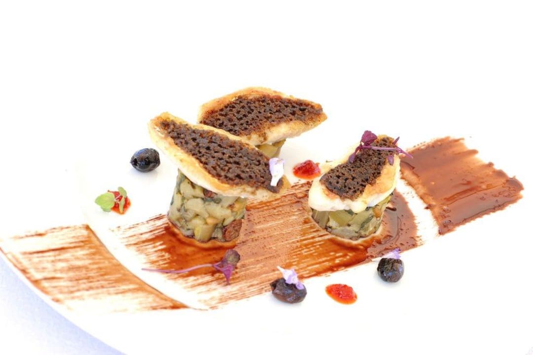 Rouget et sa croûte d'olives noires Hotel Residence Marina di Cavu