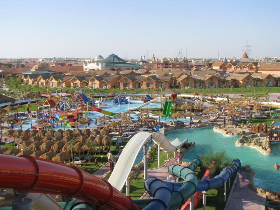 Вид на отель с высоты Аквапарка Pickalbatros Jungle Aqua Park Resort - Neverland Hurghada