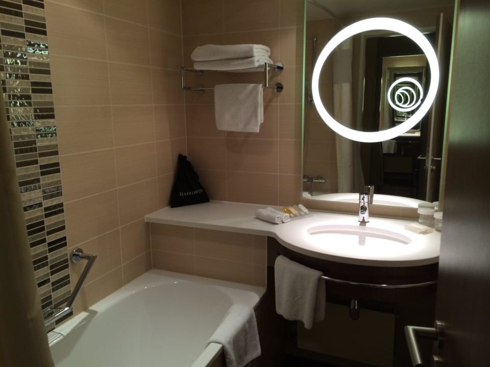 Badezimmer Hilton Garden Inn Frankfurt Airport