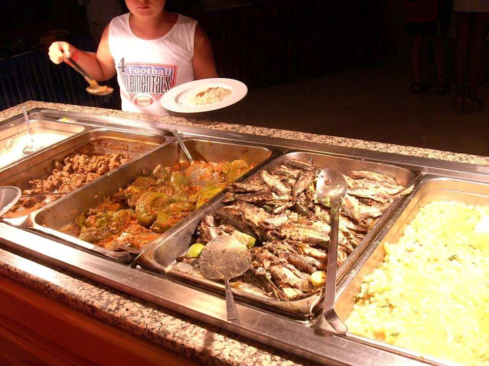 Fütterung der Raubtiere? Ruspina Beach Resort