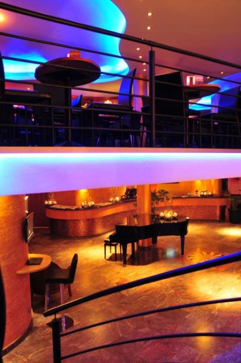 Cocktailbar in neuem Design Hotel Santo