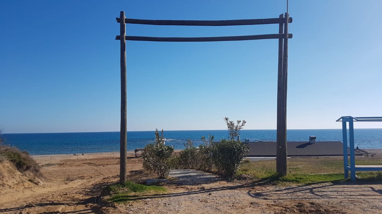 Strand Ramada Resort by Wyndham Side