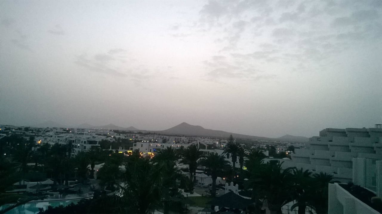 Vulkan Hügel im Hintergrund Paradisus by Meliá Salinas Lanzarote