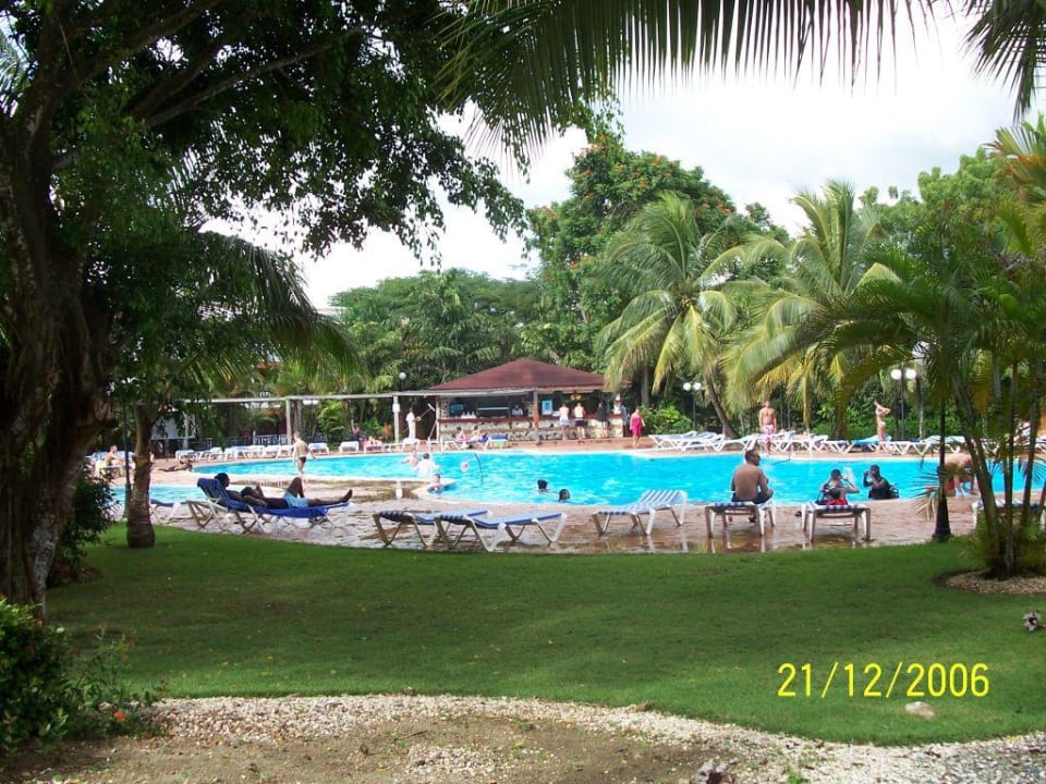 Pool und Garten BelleVue Dominican Bay