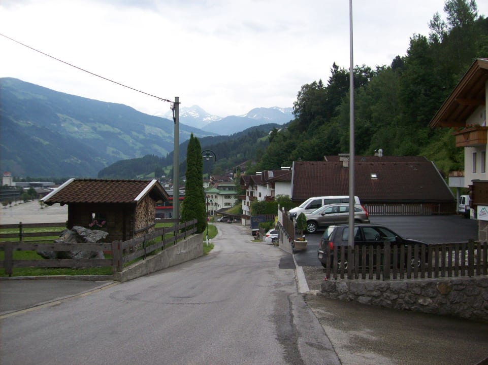 Nur 250m vom Lift entfernt ... Kräuterhotel Hochzillertal