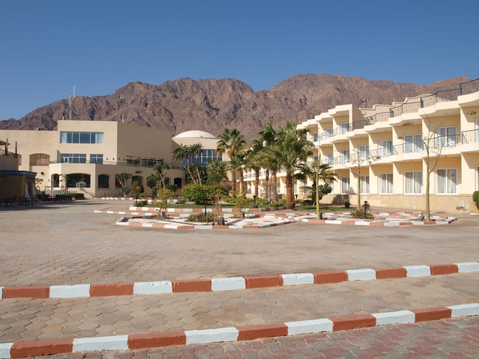 Widok od plaży La Playa Beach Resort Taba
