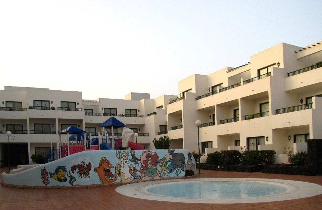 Plac zabaw dla dzieci z brodzikiem Apartments Galeon Playa