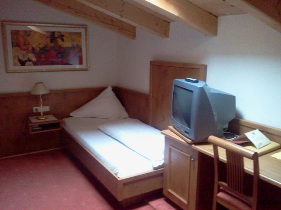 Zimmer ohne Aussicht Activehotel Bergkönig