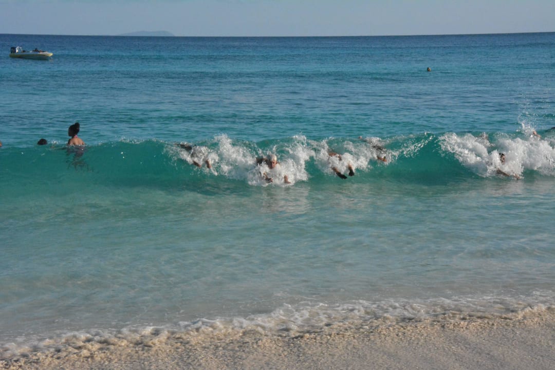 Brandung am Grand anse Le Chalet Surmer