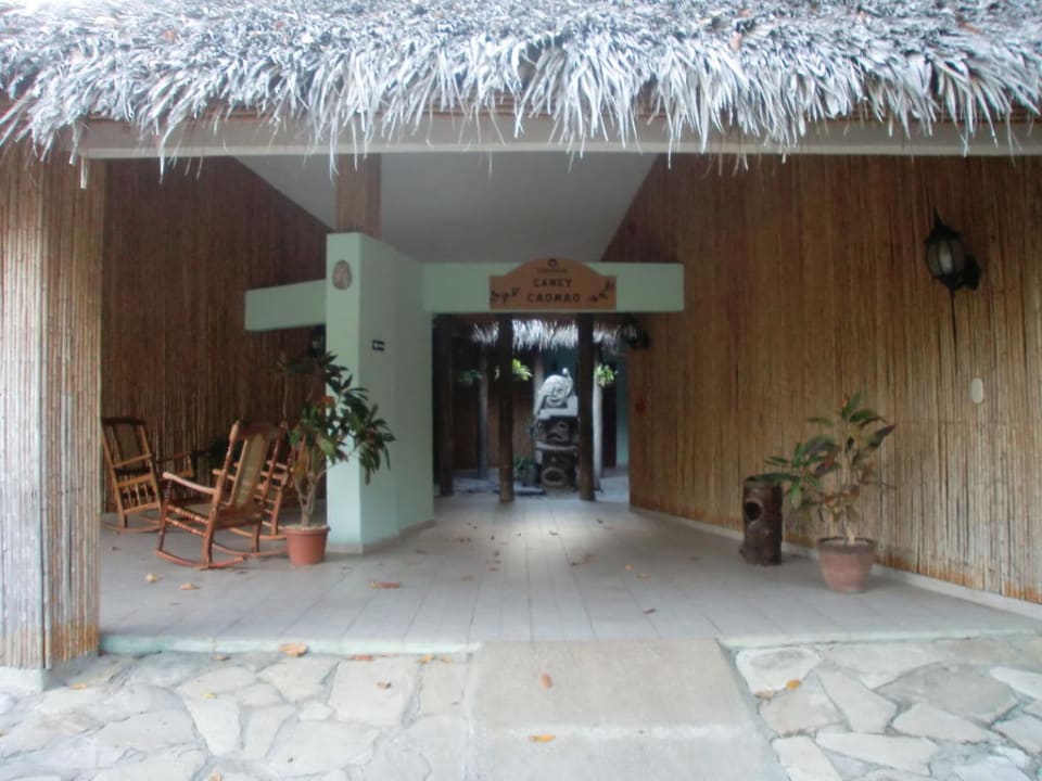 Eingang zu den Zimmern Hotel Los Caneyes