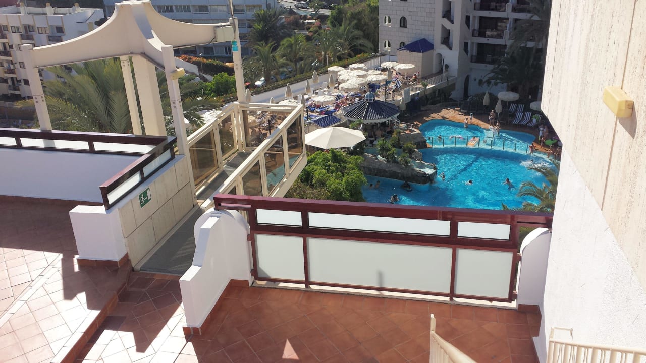 Blick von oben Seaside Hotel Sandy Beach