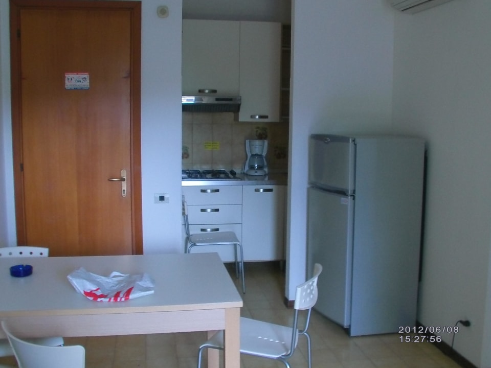 Küchenecke mit Essplatz Hotel Dei Gelsomini Villaggio