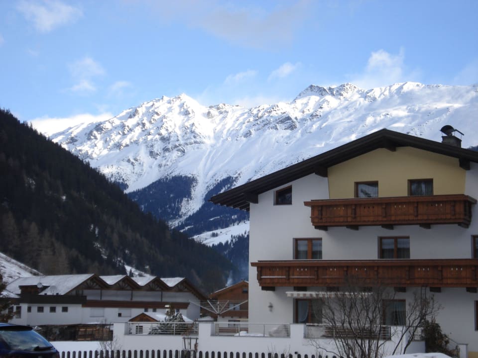 Vor dem Haus Haus Landes