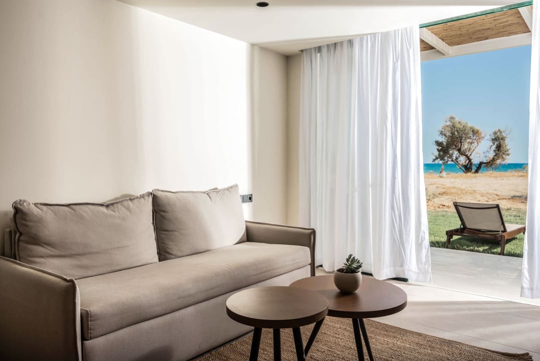 Zimmer Domes Aulūs Zante, Autograph Collection