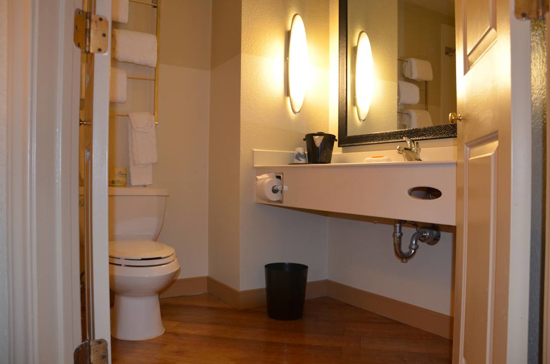 Modernes Bad Hotel La Quinta Inn and Suites Raleigh Crabtree