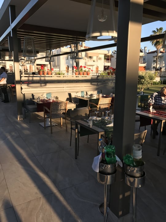 Restaurant Acanthus Cennet Barut Collection