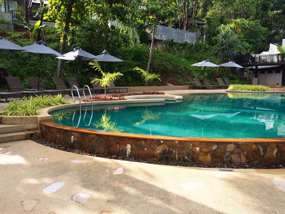 Jeden z basenów Moracea by Khao Lak Resort