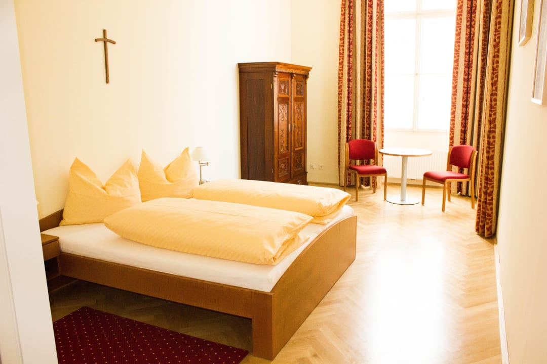 Doppelzimmer Classic Gästehaus im Priesterseminar Salzburg