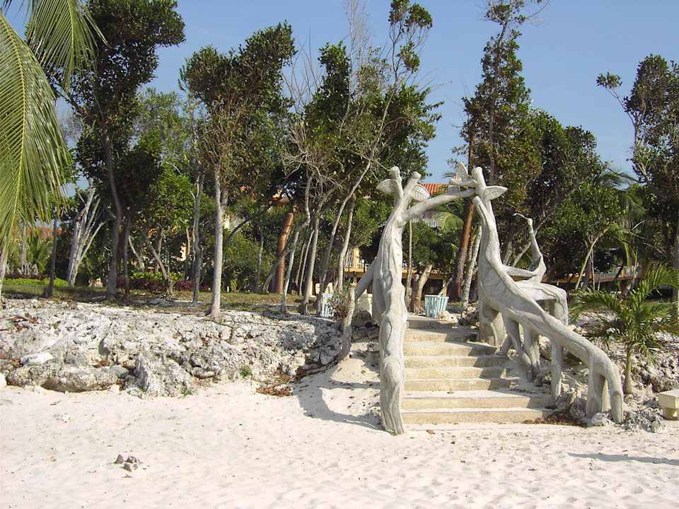 Aufgang vom Strand zur Anlage Sol Rio De Luna y Mares