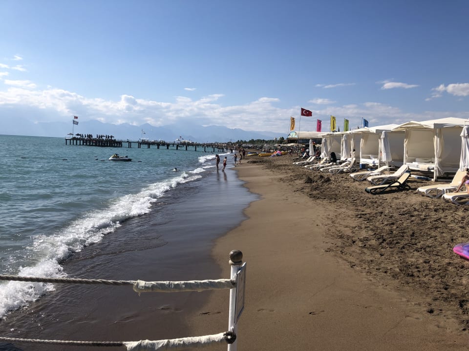 Strand Royal Wings Hotel