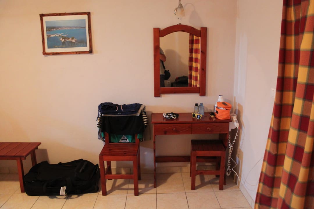 Toaletka Studios Pahnis