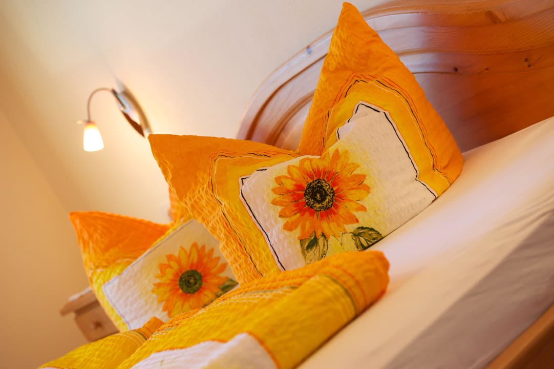 Schlossblick Schlafzimmer Ferienwohnungen Berghof Kinker