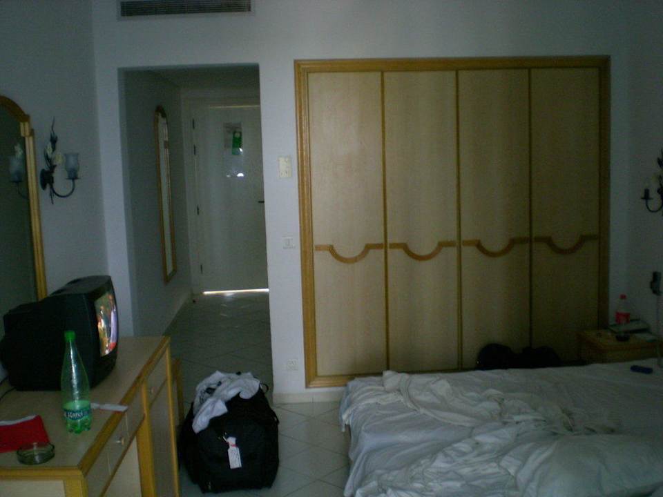 Großer Schrank Hotel Nesrine