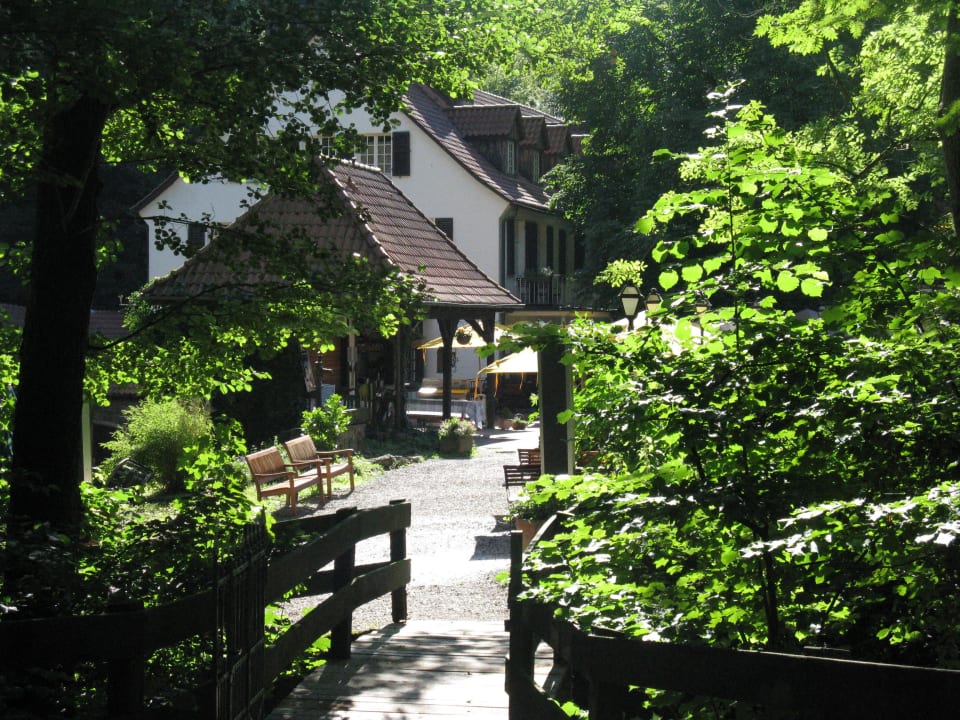Eingang zum Hotel Waldhotel Silbermühle