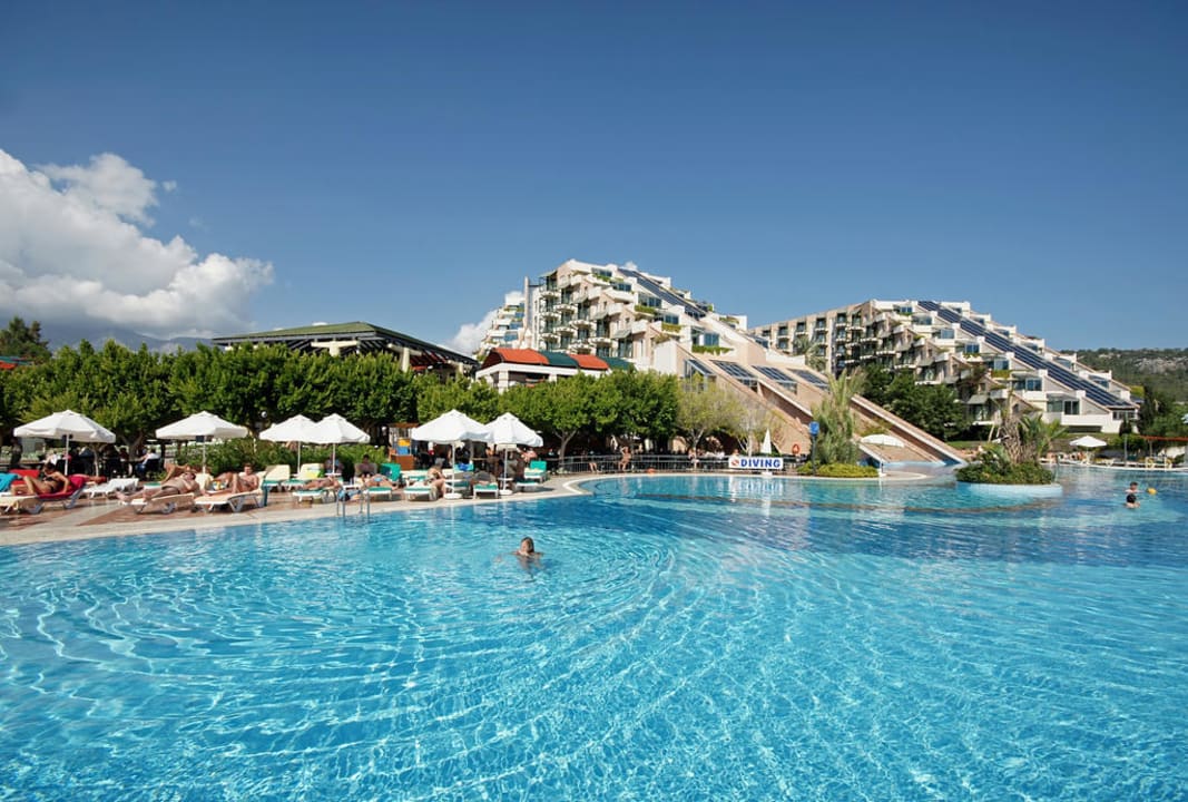 Hauptgebäude & Pool Limak Limra Hotel & Resort