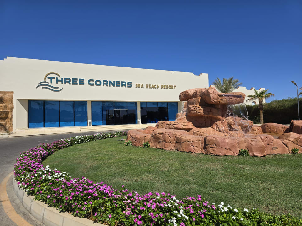 Außenansicht Three Corners Sea Beach Resort