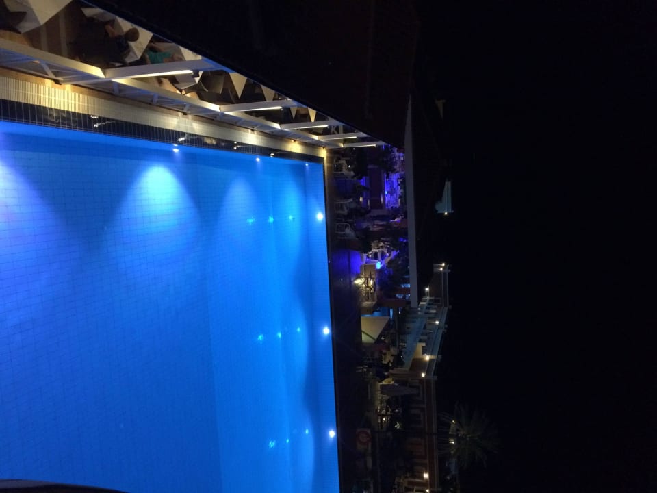 Pool Porto Bello Royal