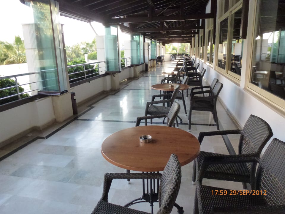 Aussenbereich der Lobbybar Trendy Palm Beach (Adults Only, 16+)