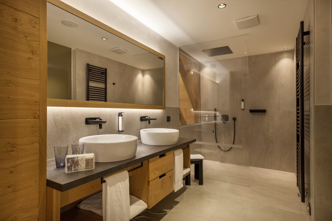 Zimmer ADLER MERYEM Wellnesshotel – Andalo