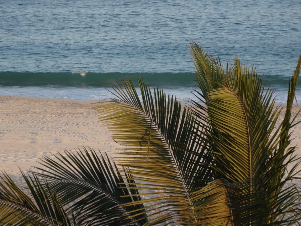 Strand vor der Hütte Hilton Salalah  Resort