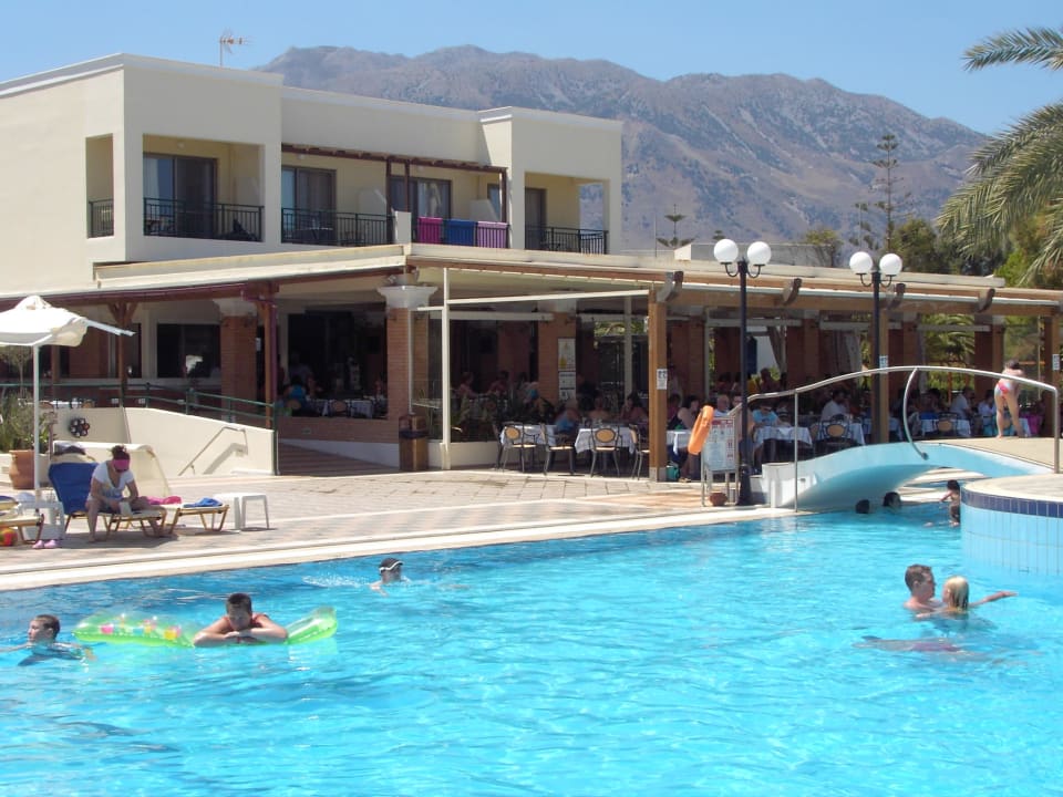 Pool Hydramis Palace Beach Resort
