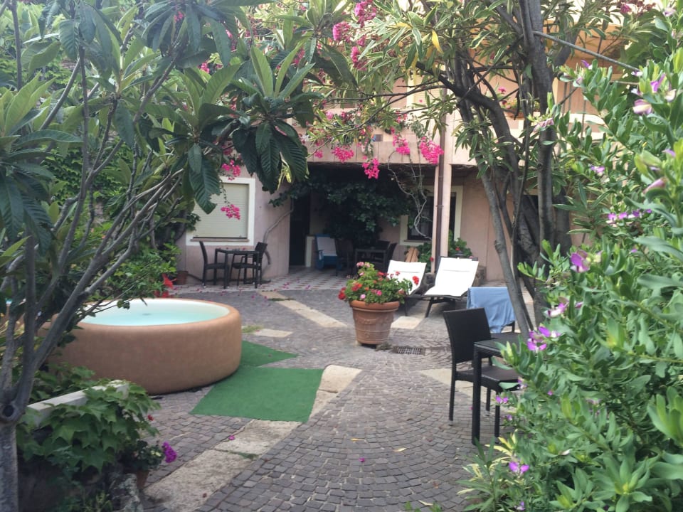 Innenhof Hotel Costa Dorada