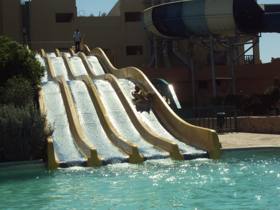 Jedna ze zjeżdżalni Titanic Beach Spa & Aqua Park