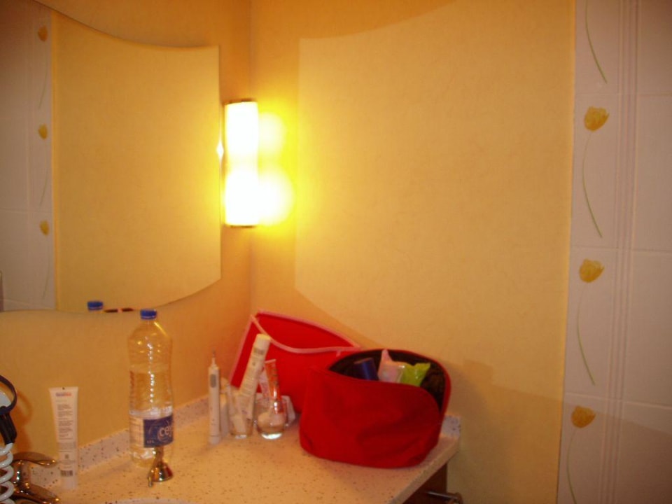 Bad im doppelzimmer Club Grand Aqua