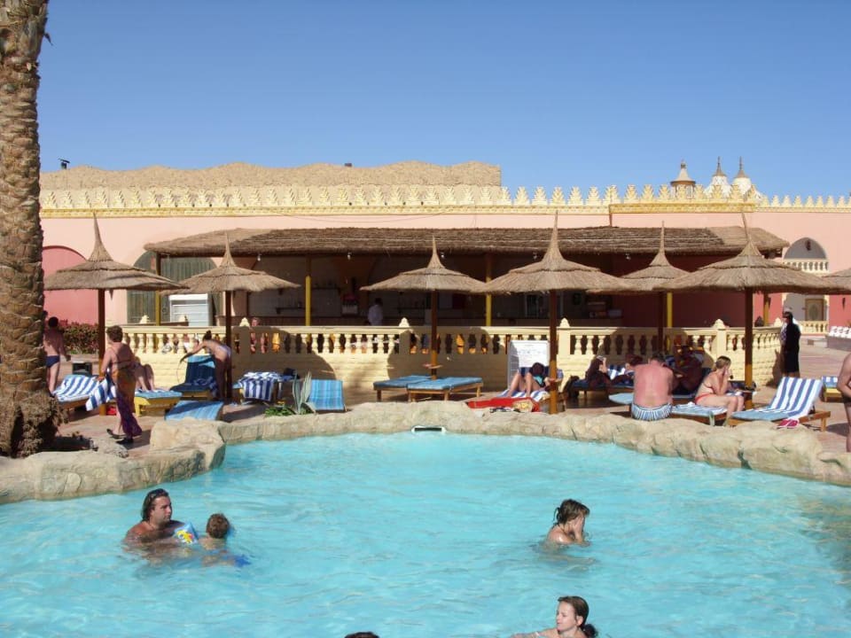 Poolbar am kleinem Pool Pickalbatros Alf Leila Wa Leila Resort - Neverland Hurghada